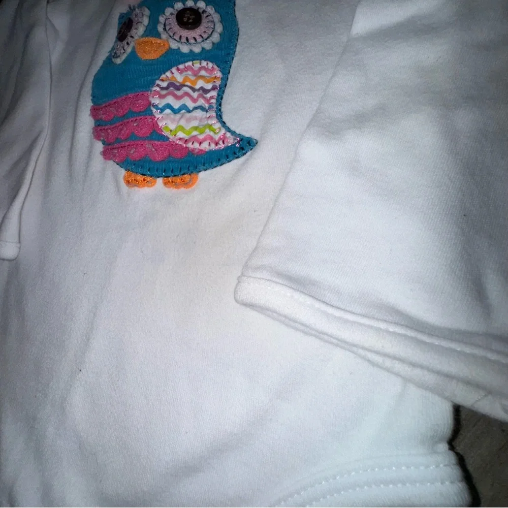 (🆓)*FREE ADD TO BUNDLE* Mud Pie White and Blue Bodysuit with Whimsical Designs